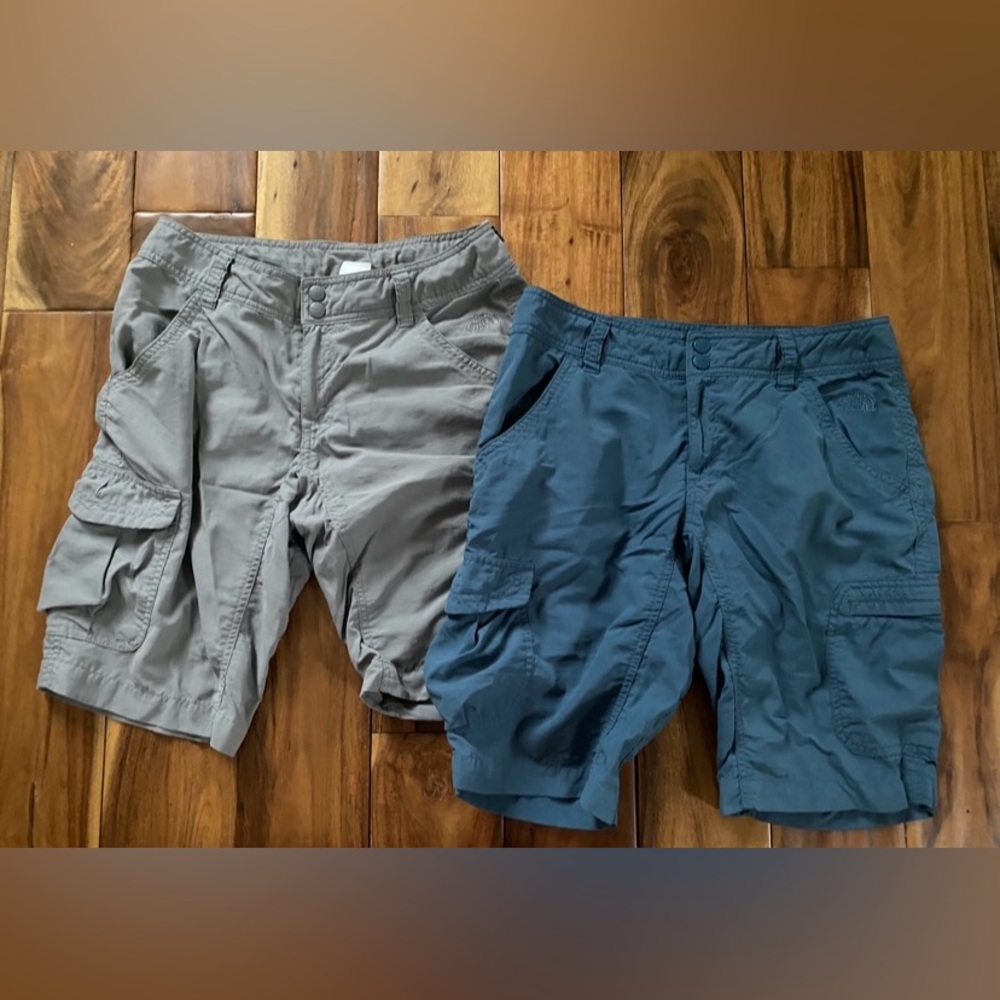 The North Face Women’s Cargo Shorts Size 6